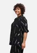 'Noira' Bluse – luftig, minimalistisk & udtryksfuld
