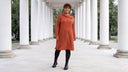 <h4><em><strong>NEU: LOVA</strong></em></h4><h1><strong>DAS KLEID<br/>FÜR JETZT</strong></h1>