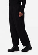 'Vera' Hose - weite Passform & dezente Ton-in-Ton-Struktur